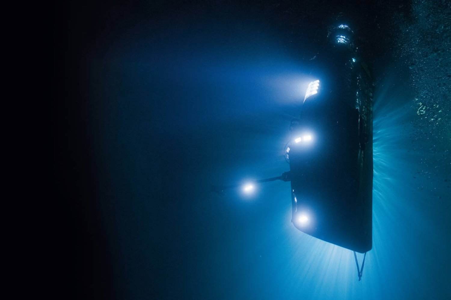 El abismo que se parece a la Luna: el lugar más profundo del océano donde solo ha estado un humano