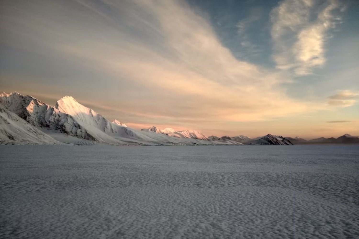 El Ártico guarda un secreto bajo el hielo. Descubren bacterias que crean fertilizante natural para las algas y podrían reconfigurar la vida marina del futuro