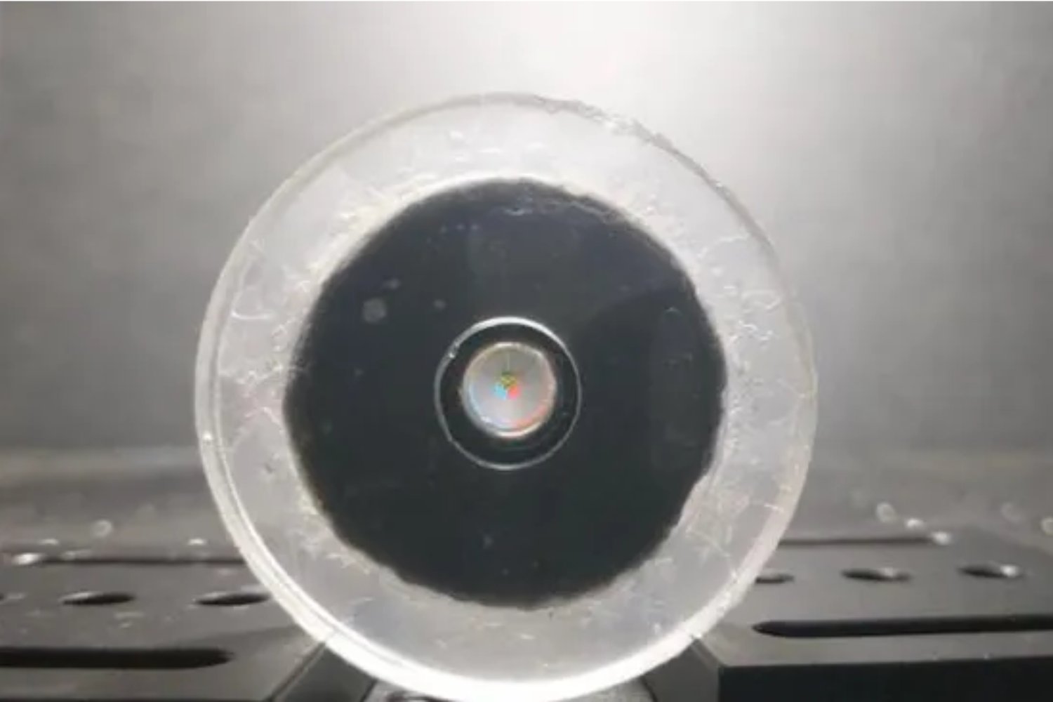 La lente que se mueve sola: científicos crean un ojo robótico que enfoca con la luz