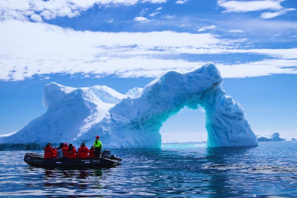 China se sumerge bajo el hielo del Polo Norte. Lo que parece ciencia es también un movimiento estratégico en el Ártico