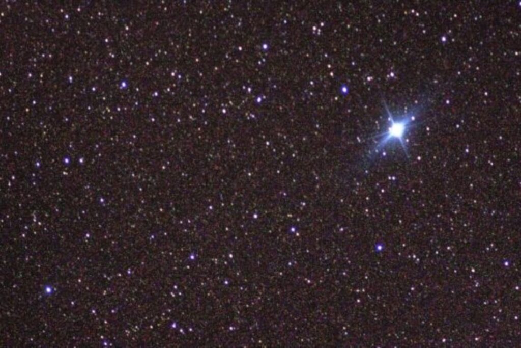 La estrella que morirá a la vista de todos. V Sagittae, el sistema binario que convertirá la noche en día