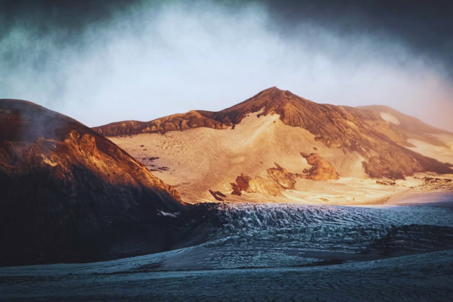 Fuego, ácido y una nevada planetaria: así nació el hielo escondido bajo el ecuador de Marte