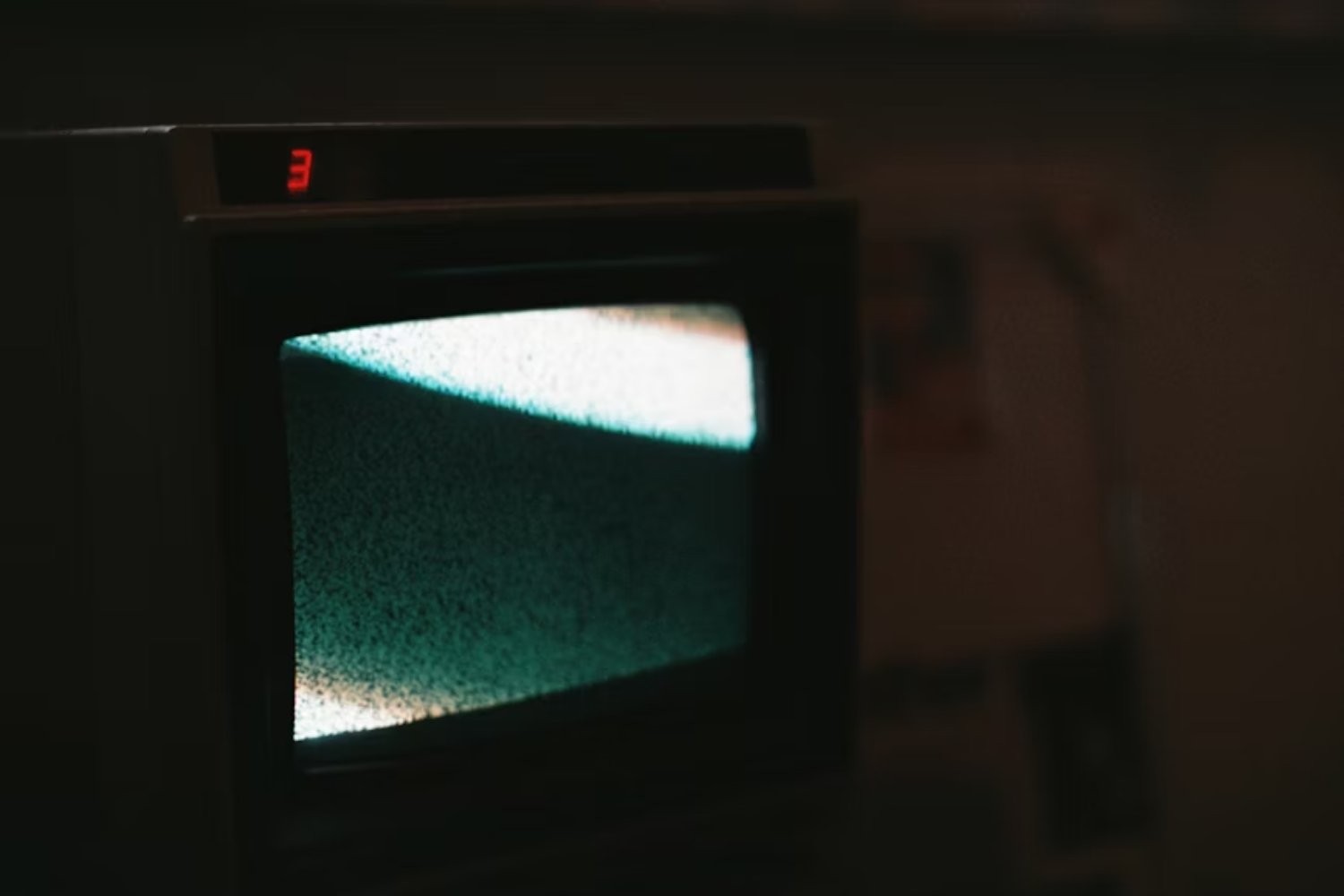 Durante 20 años Islandia apagó la televisión los jueves. Lo hizo para que la gente hablara, saliera… y quizá tuviera más hijos