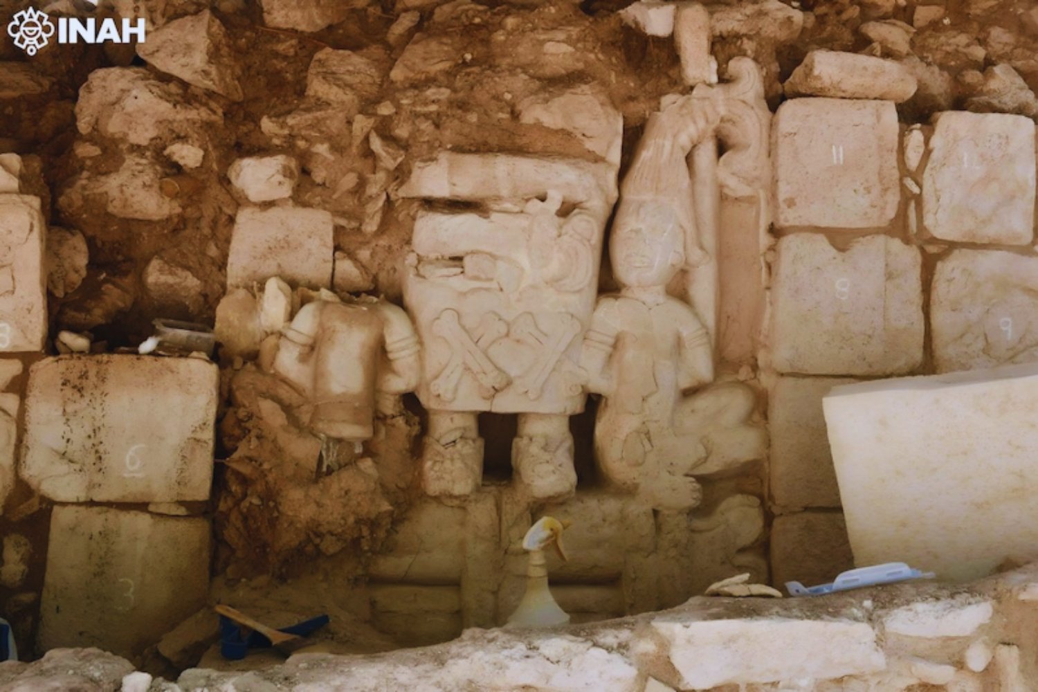 La bóveda del relámpago: la inscripción que reveló la casa del dios y del rey en Ek’ Balam