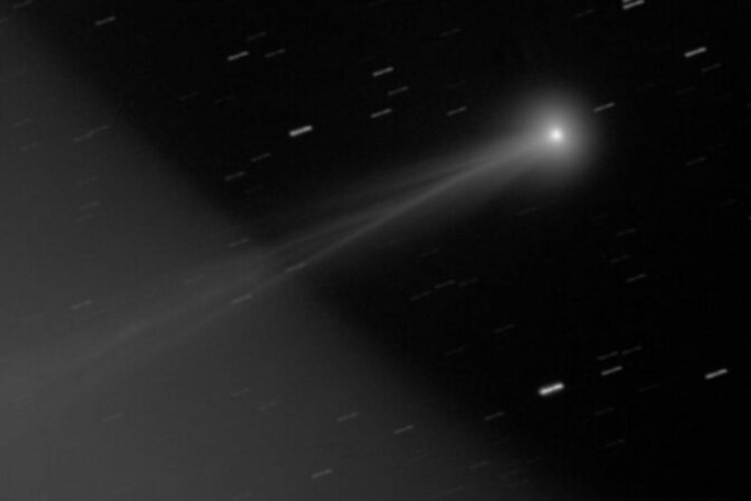 El astrofísico que acusa a la NASA de ocultar datos sobre el cometa 3I/ATLAS