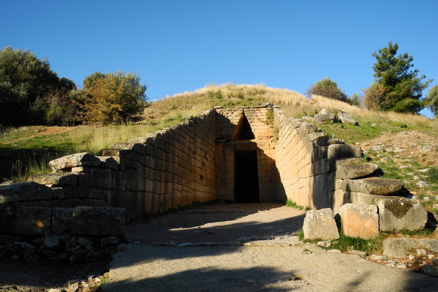 Una ciudad pensada para los gigantes. Tirinto, la fortaleza micénica que desafió al tiempo y al mito