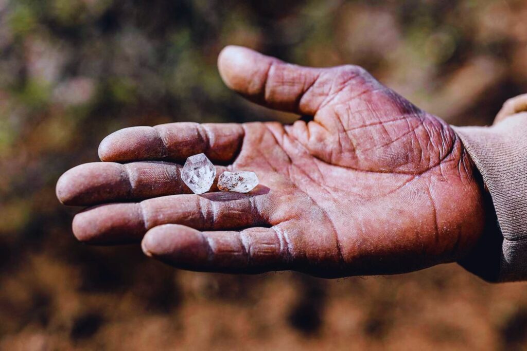 Dos diamantes hallados en Sudáfrica contienen compuestos “incompatibles”. El hallazgo reescribe lo que sabemos del manto terrestre