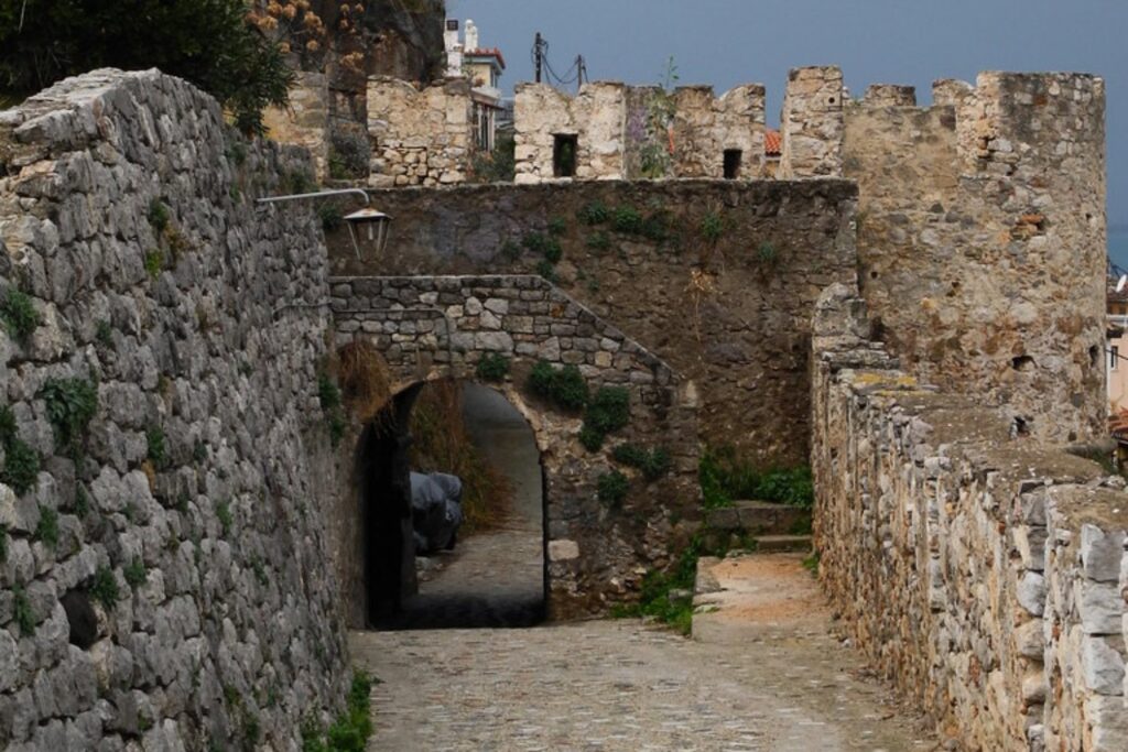 Una ciudad pensada para los gigantes. Tirinto, la fortaleza micénica que desafió al tiempo y al mito