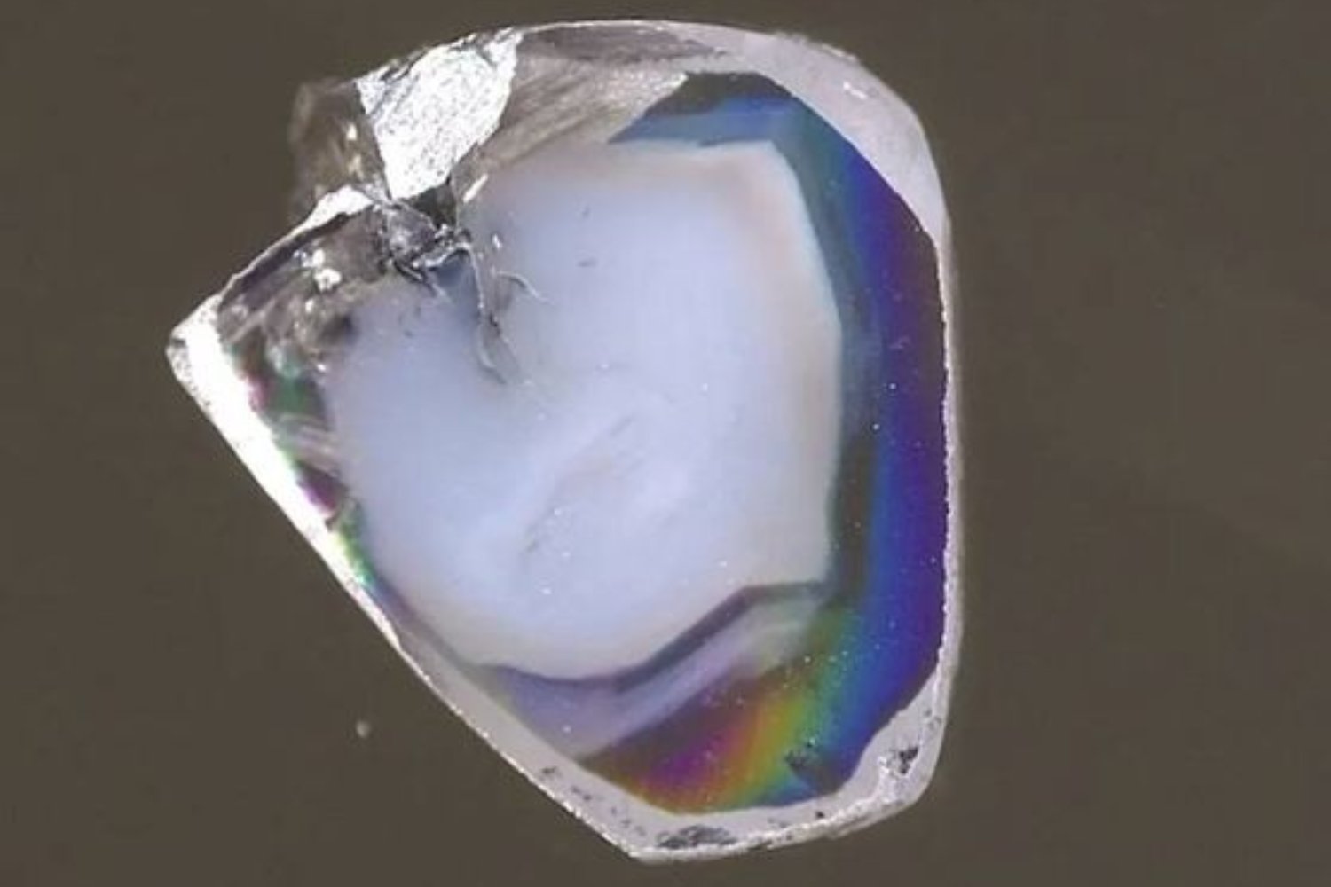 Dos diamantes hallados en Sudáfrica contienen compuestos “incompatibles”. El hallazgo reescribe lo que sabemos del manto terrestre