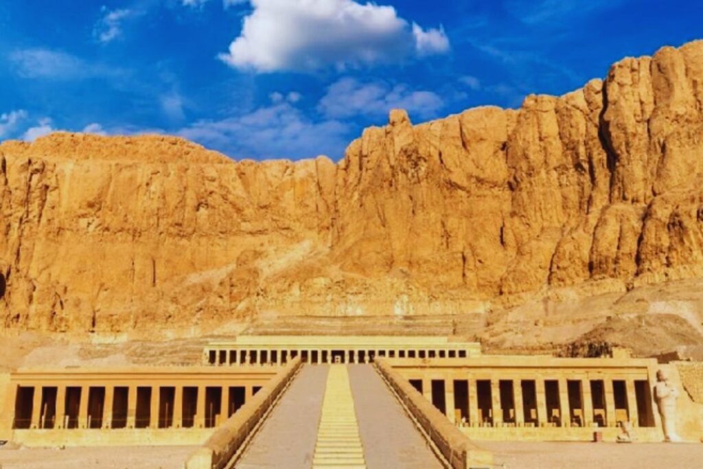 Egipto reabre la tumba de un faraón tras dos décadas de restauración. Lo que encontraron dentro ha dejado sin palabras a los arqueólogos