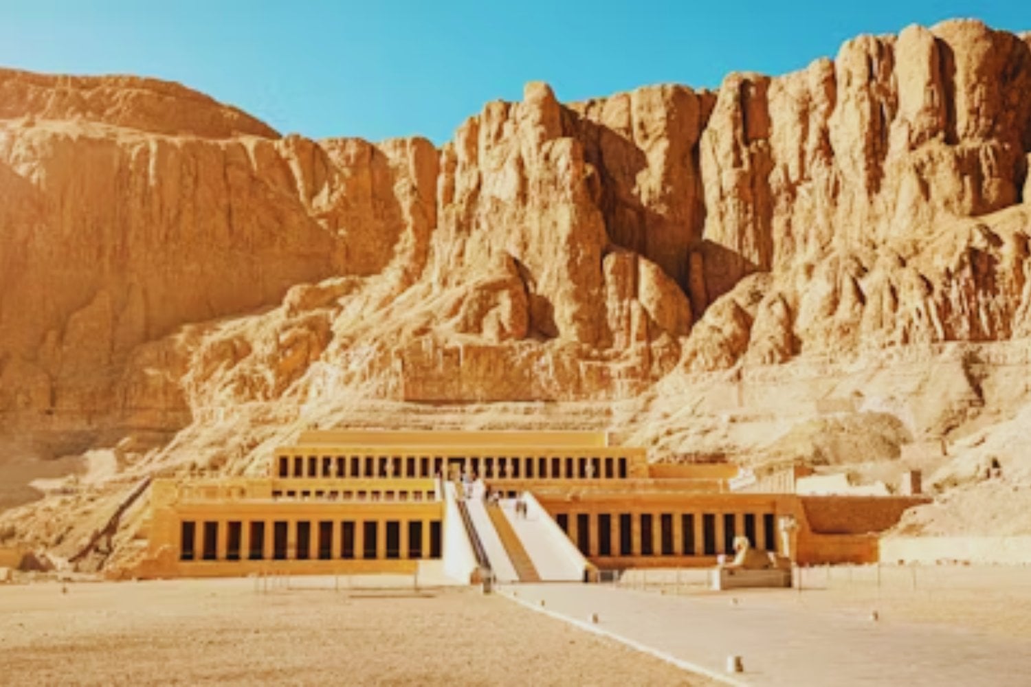 Egipto reabre la tumba de un faraón tras dos décadas de restauración. Lo que encontraron dentro ha dejado sin palabras a los arqueólogos