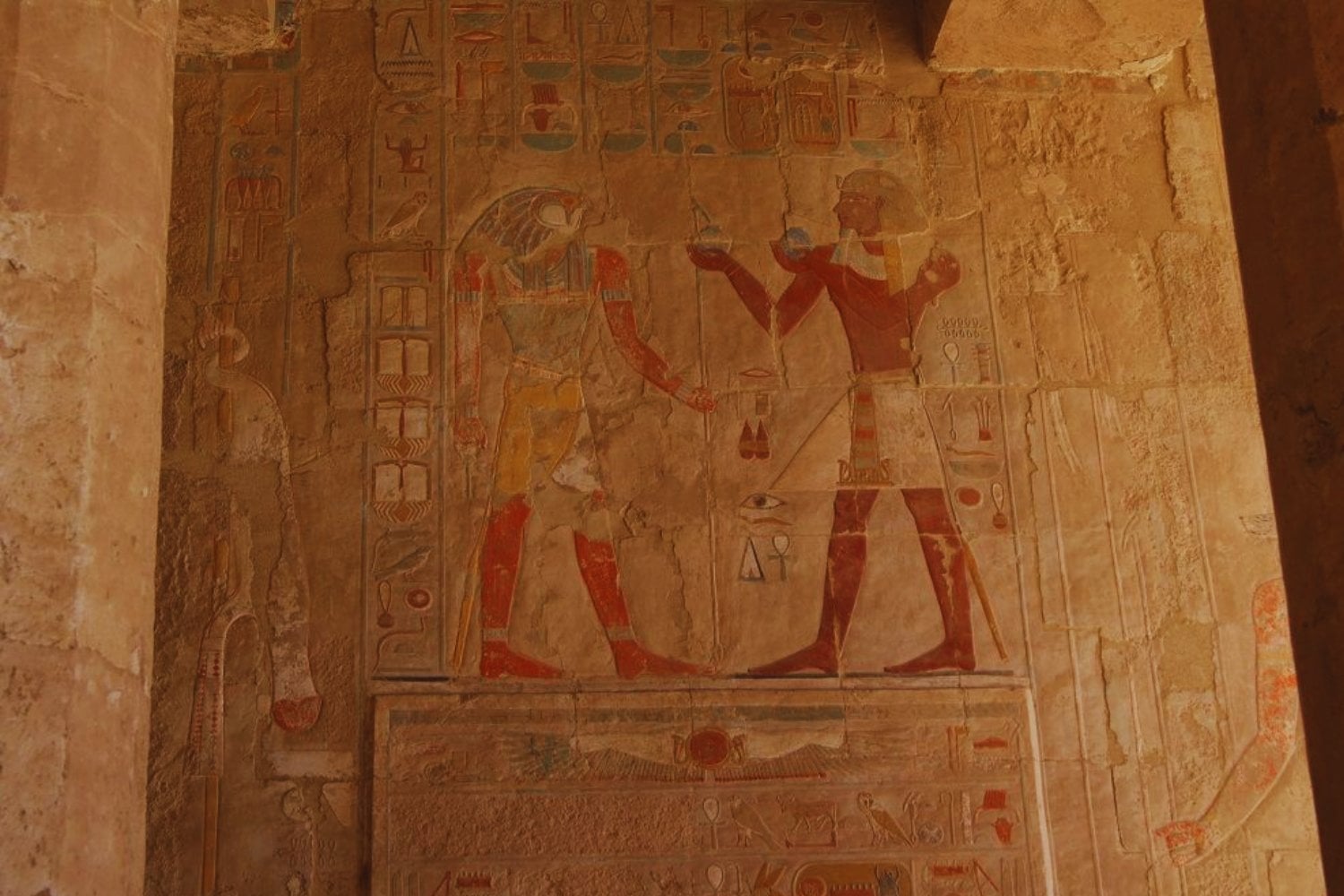 Egipto reabre la tumba de un faraón tras dos décadas de restauración. Lo que encontraron dentro ha dejado sin palabras a los arqueólogos