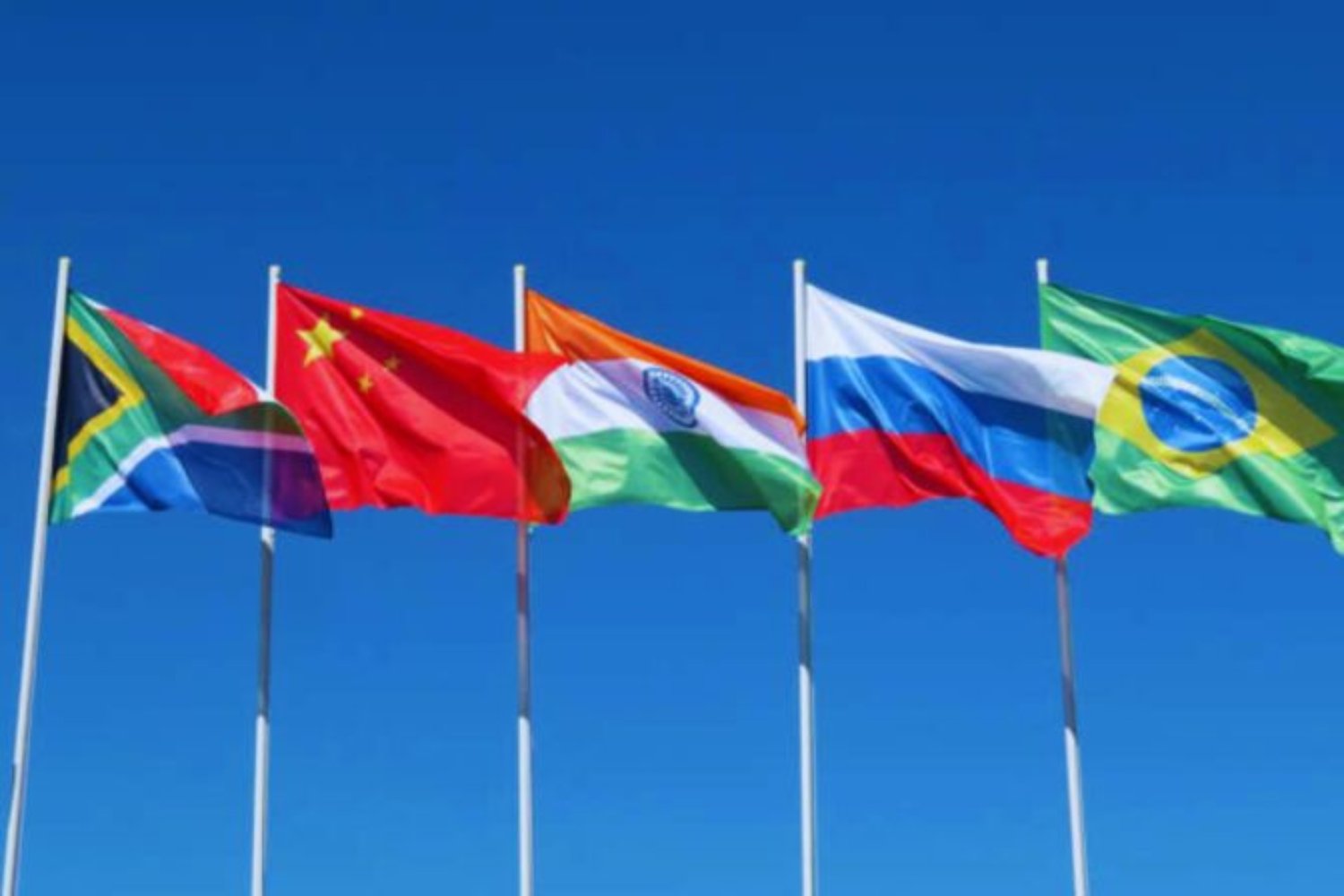 El dólar enfrenta su mayor desafío en medio siglo. Los BRICS, el oro y bitcoin están reescribiendo las reglas del dinero global