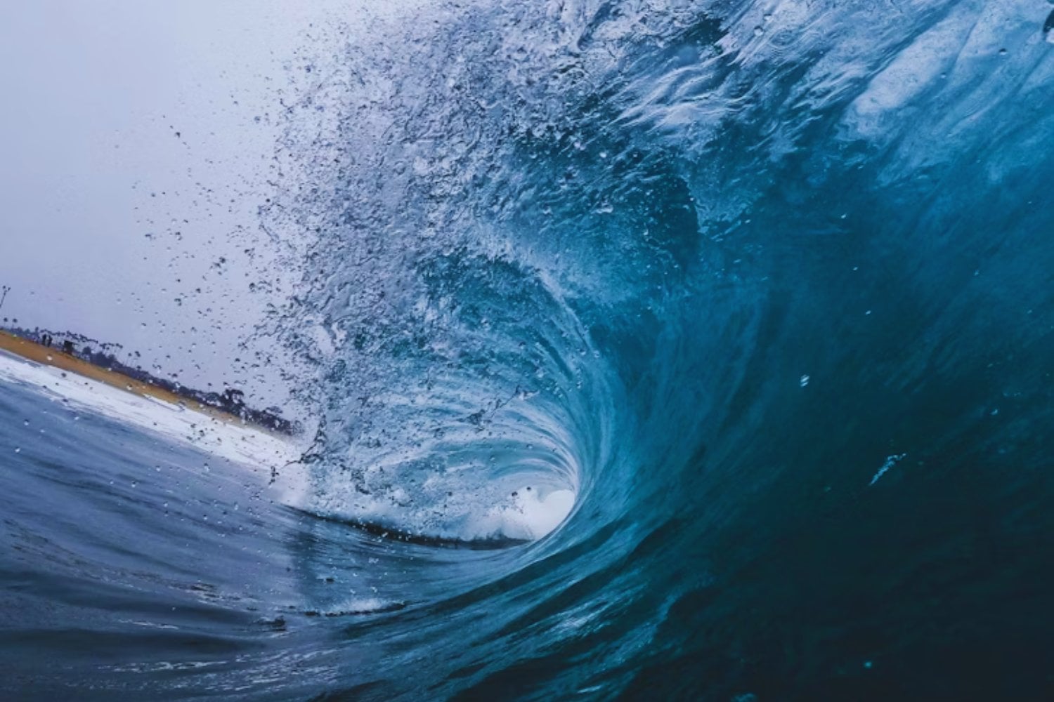 El día en que el mar dejó de moverse: cómo la humanidad está borrando las olas del planeta