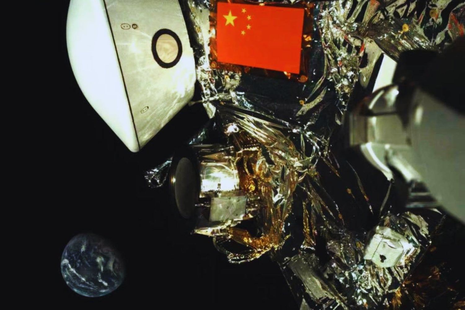 China avanza en la carrera espacial: la sonda Tianwen-2 se retrata con la Tierra antes de cazar un asteroide y un cometa