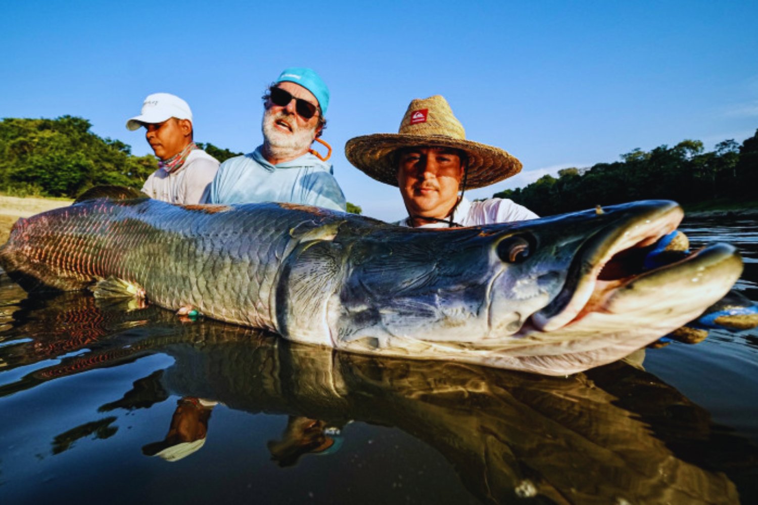 El lujo que no paga. El pez amazónico que alimenta a Givenchy y Armani deja a sus pescadores con ingresos mínimos