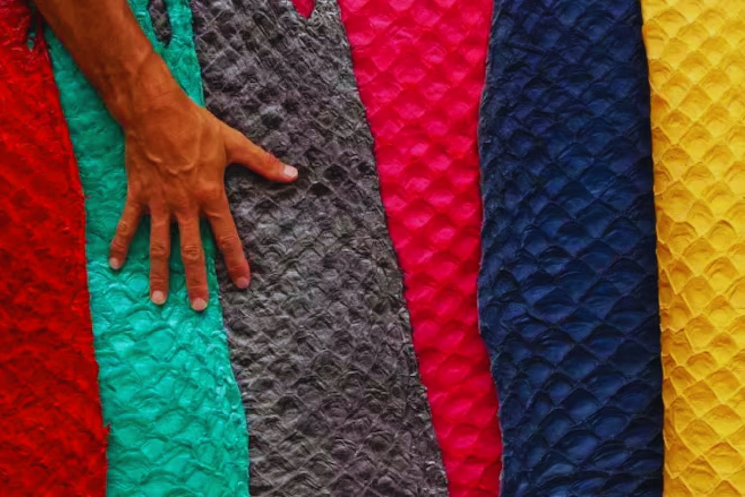El lujo que no paga. El pez amazónico que alimenta a Givenchy y Armani deja a sus pescadores con ingresos mínimos