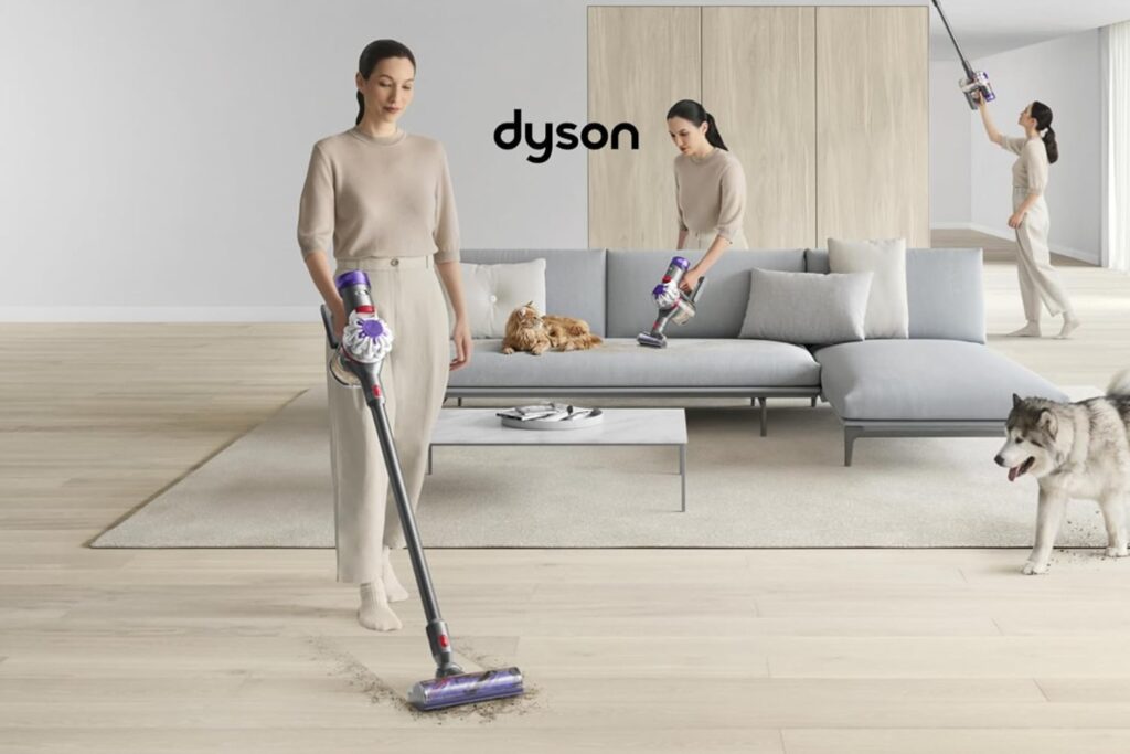Dyson V8 Advanced™ Aspiradora sin Cable – 130 AW, 40 min de autonomía, Cepillo Motorbar con tecnología antienredos, Accesorio multifunción rinconera, Puerto de Carga, Plata/Níquel