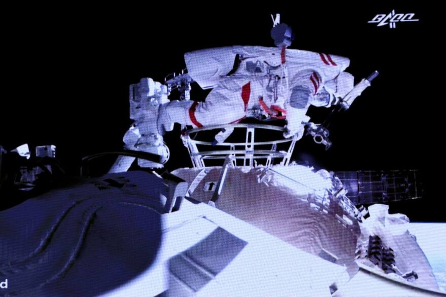 Seis horas en el vacío para salvar Tiangong: la misión secreta de dos astronautas chinos contra la basura espacial