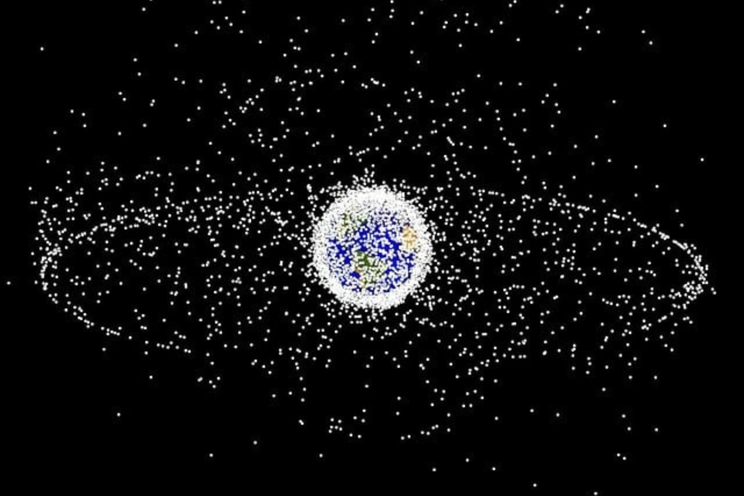 Más de 40.000 fragmentos orbitan la Tierra y amenazan la seguridad espacial