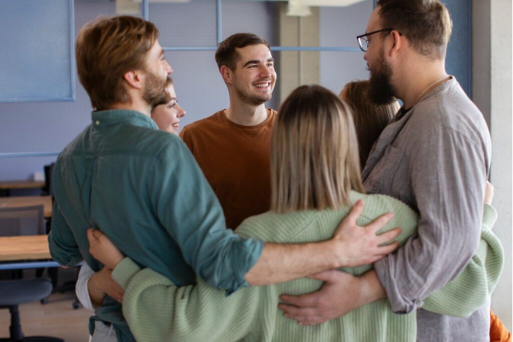 La sorprendente fórmula del envejecimiento lento: cómo las relaciones personales moldean la biología y prolongan la vida