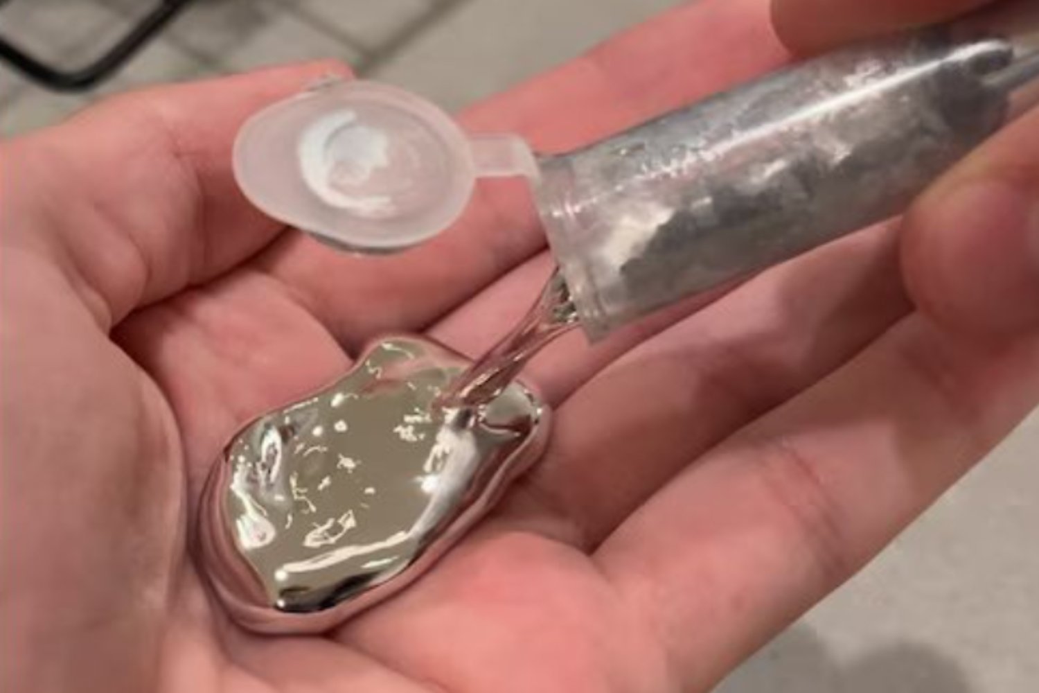 Revolución médica: implantes de metal líquido prometen acabar con las infecciones postquirúrgicas