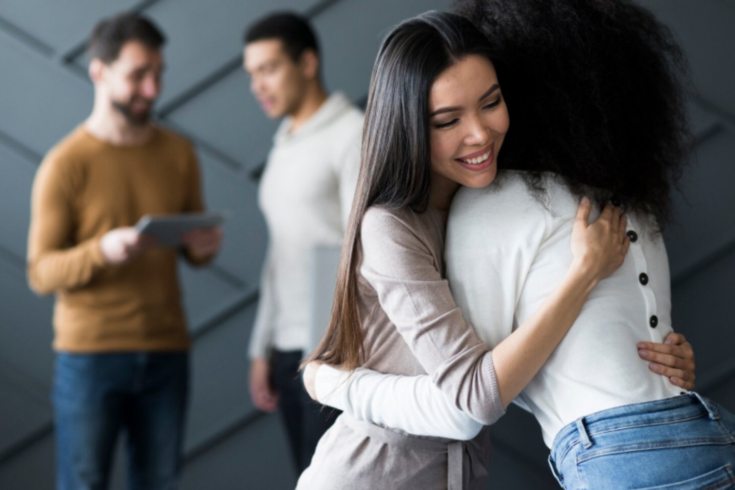 La sorprendente fórmula del envejecimiento lento: cómo las relaciones personales moldean la biología y prolongan la vida