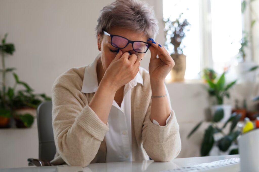 El aire que respiramos también daña los ojos: cómo la contaminación afecta la salud visual