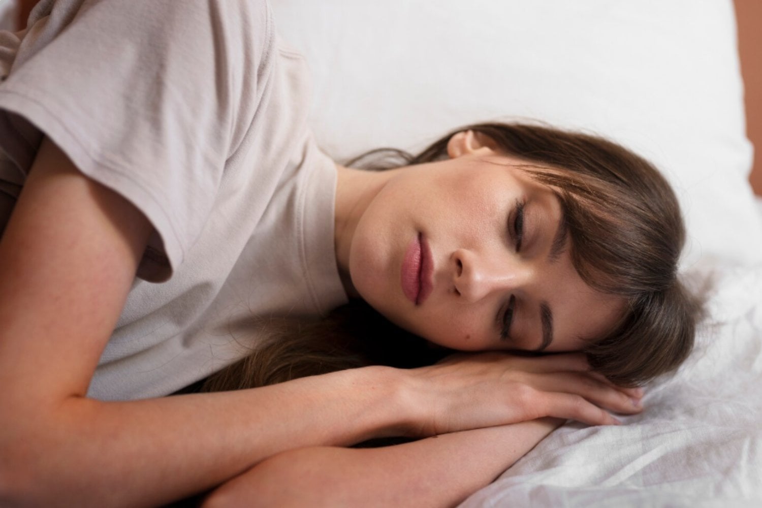 Por qué el cerebro nunca se apaga del todo durante el sueño profundo