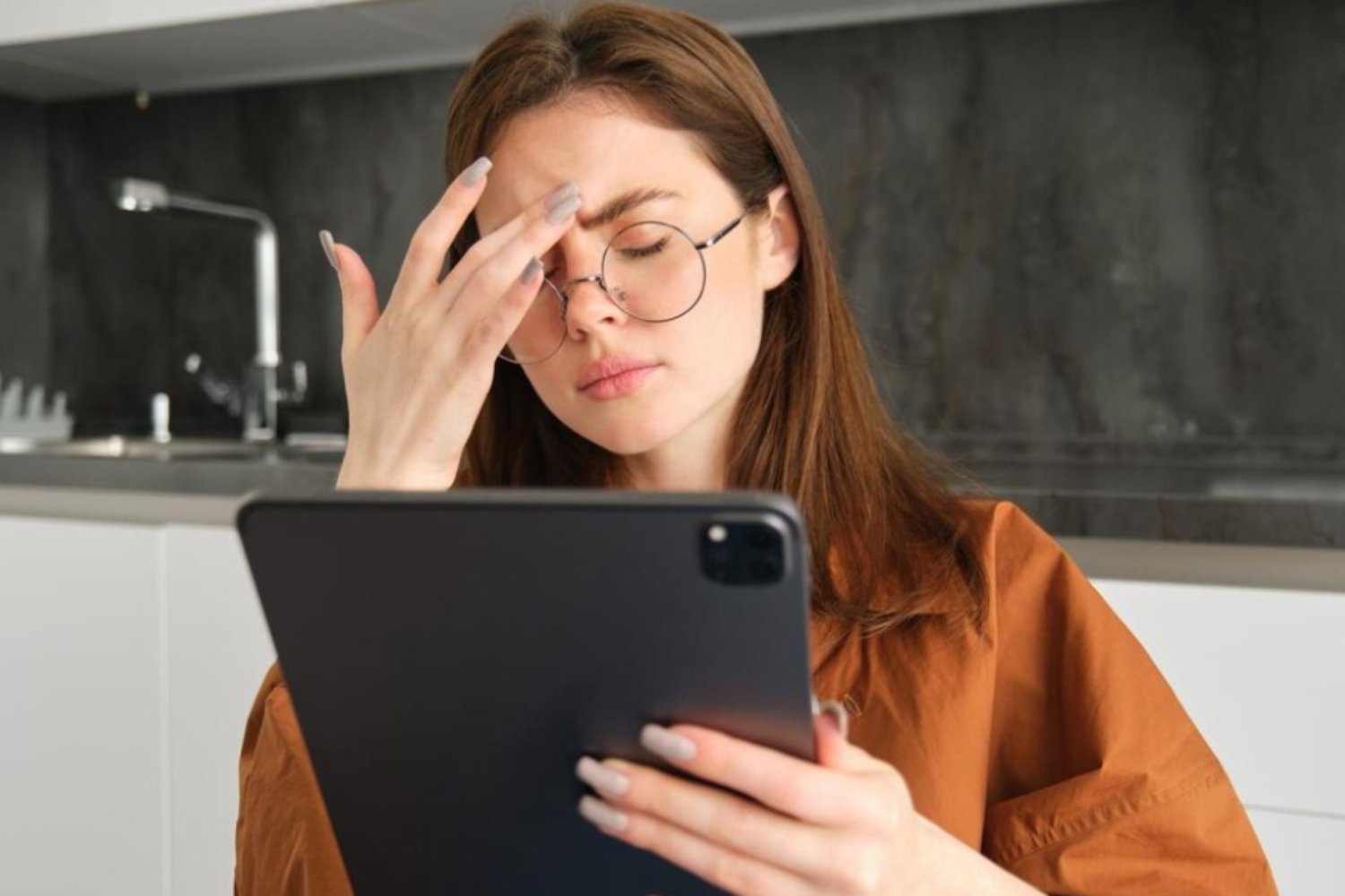 Cómo aplicar la regla 20-20-20 para descansar tus ojos frente a las pantallas