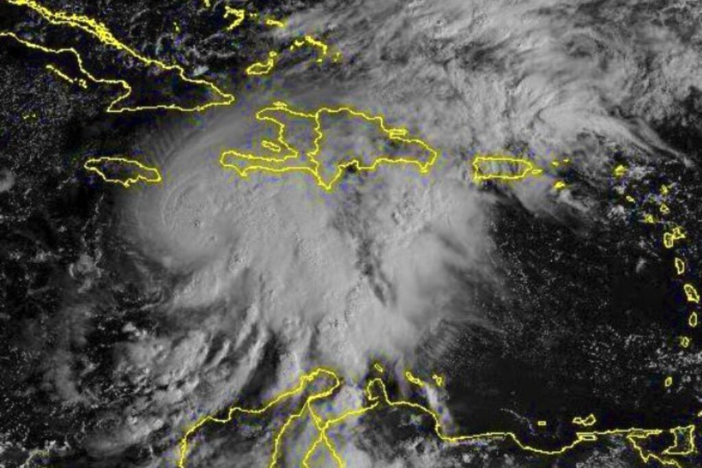 Melissa deja bajo el agua a Santo Domingo y mantiene en vilo al Caribe