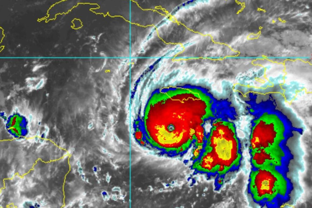 El huracán Melissa amenaza con una catástrofe histórica en Jamaica