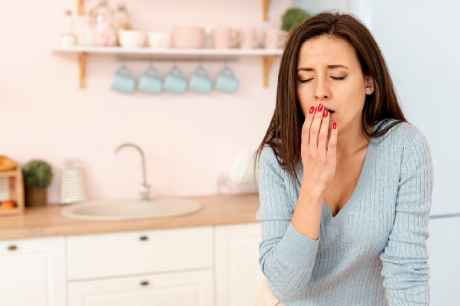 El curioso motivo por el que el aire que exhalamos se siente caliente y el que inhalamos, frío