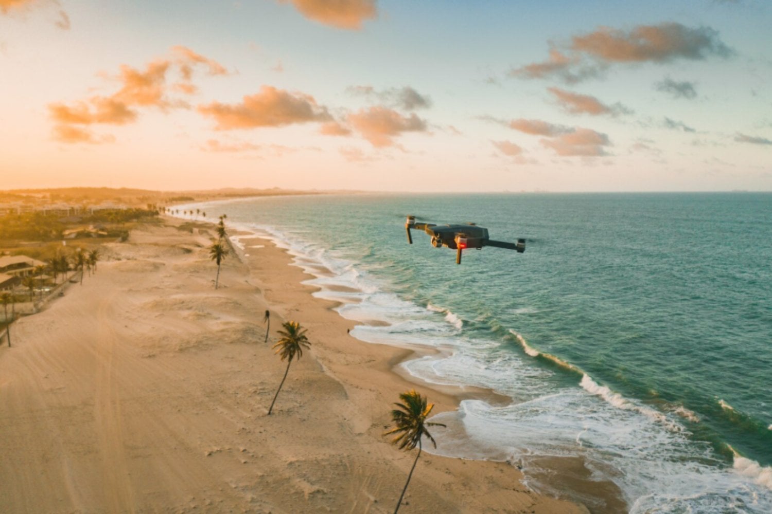 Drones contra la contaminación invisible: detectan concentraciones dañinas de protector solar en el mar