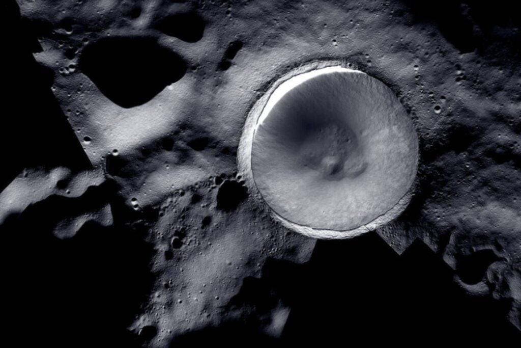 La NASA apunta al cráter más grande de la Luna: descubren cómo se formó la Cuenca del Polo Sur-Aitken