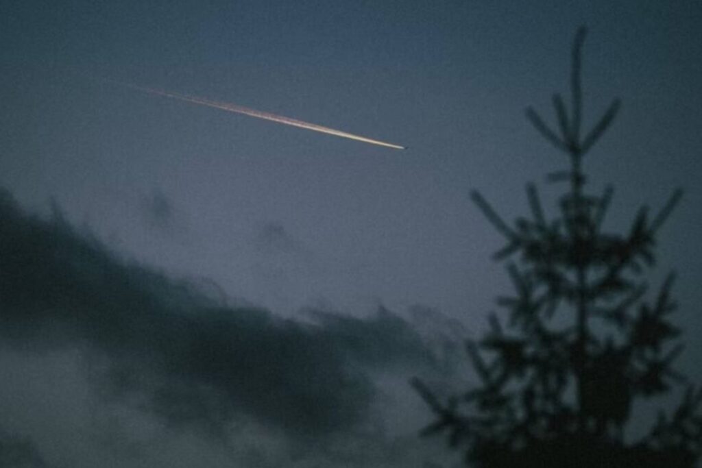 El fenómeno luminoso que sorprendió a Moscú podría ser un fragmento espacial