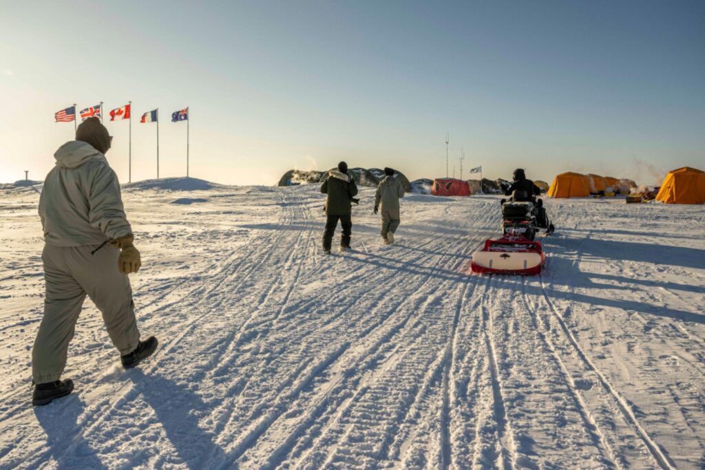 Acampar en la isla de hielo más grande del mundo: la experiencia transformadora que solo Groenlandia puede ofrecer