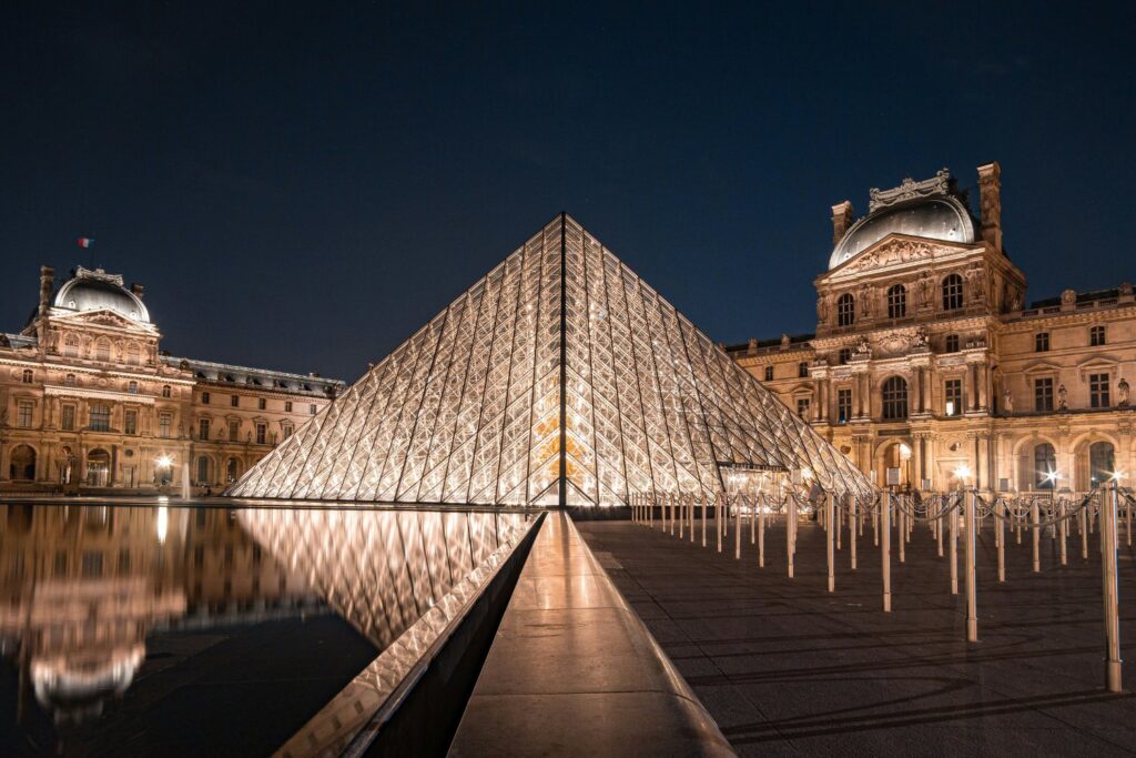Atraco En El Louvre