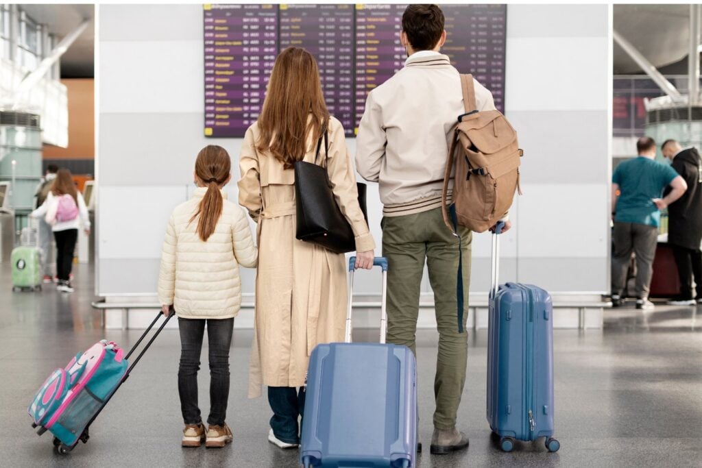 Avalancha De Turistas De Estados Unidos A España