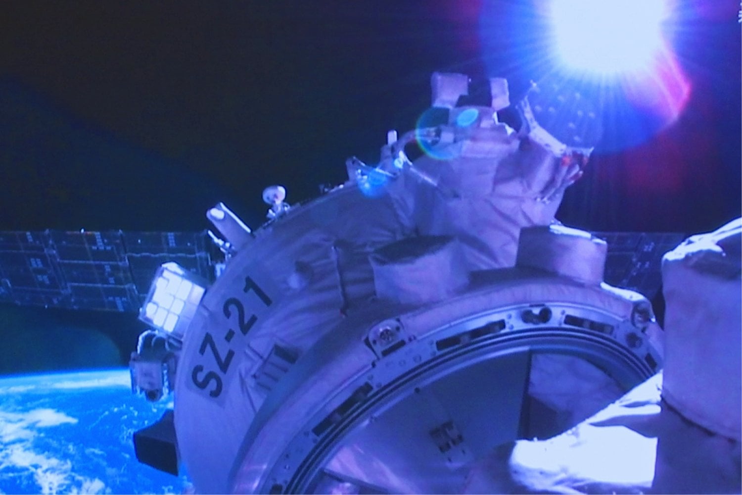 Una grieta en medio del vacío: el inesperado problema que retuvo nueve días a los astronautas chinos en la estación Tiangong
