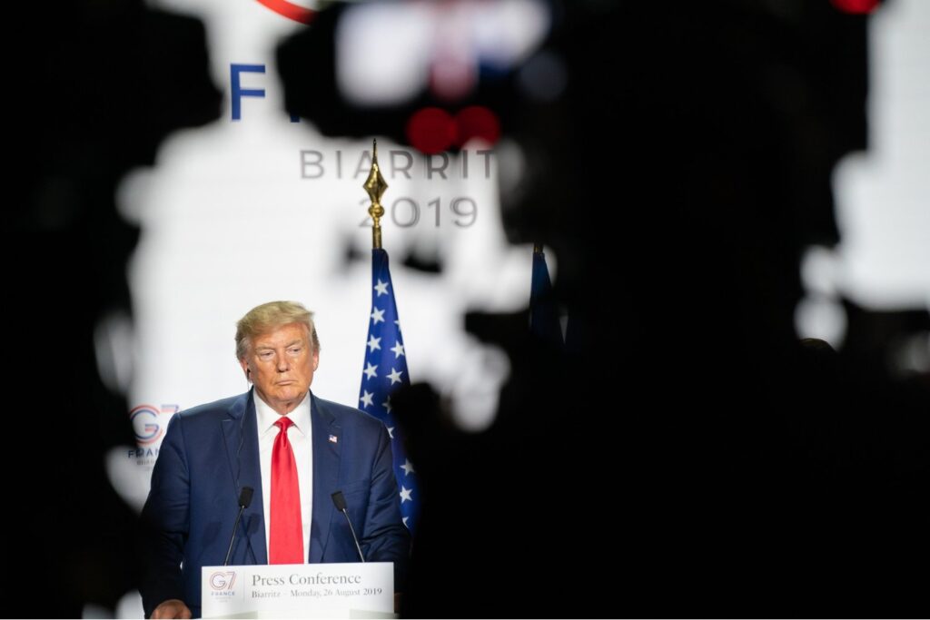 Estados Unidos revisará miles de “green cards” otorgadas en los últimos años. La orden de Trump se centra en 19 países y abre una nueva etapa de controles migratorios más duros