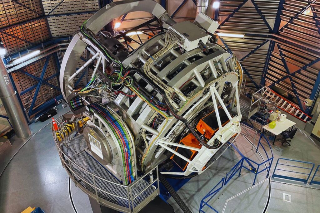 El ojo que ve más allá del tiempo: cómo el telescopio 4MOST analiza miles de galaxias cada 20 minutos y reescribe la historia del universo