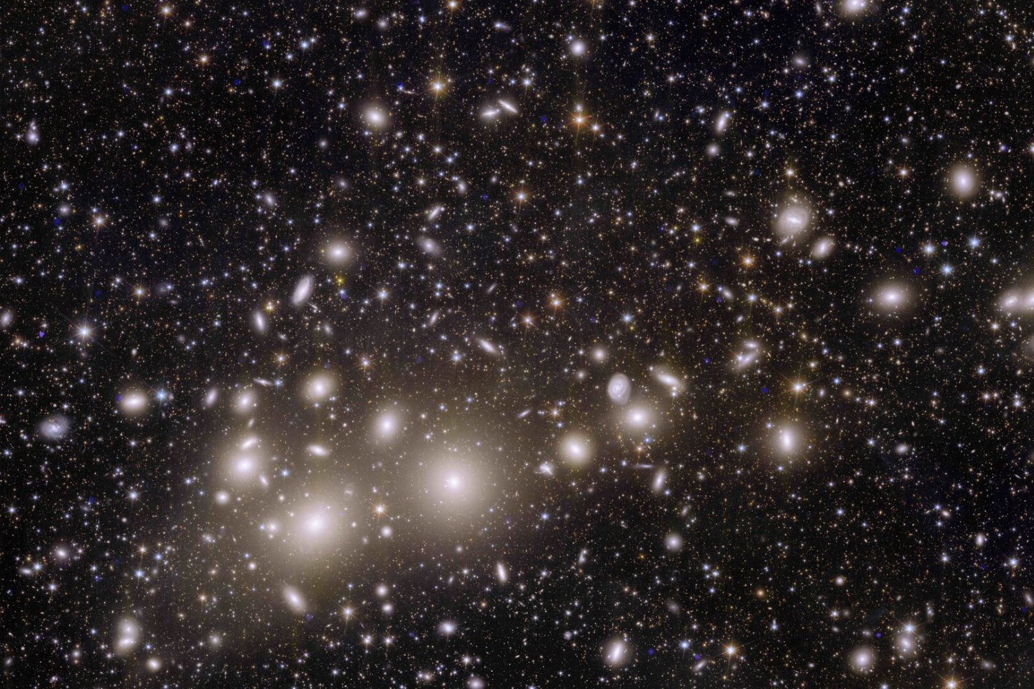 El telescopio europeo Euclid identificó 1,2 millones de galaxias y un anillo de Einstein casi perfecto. Sus observaciones podrían redefinir la materia oscura, la energía oscura y el mapa del universo