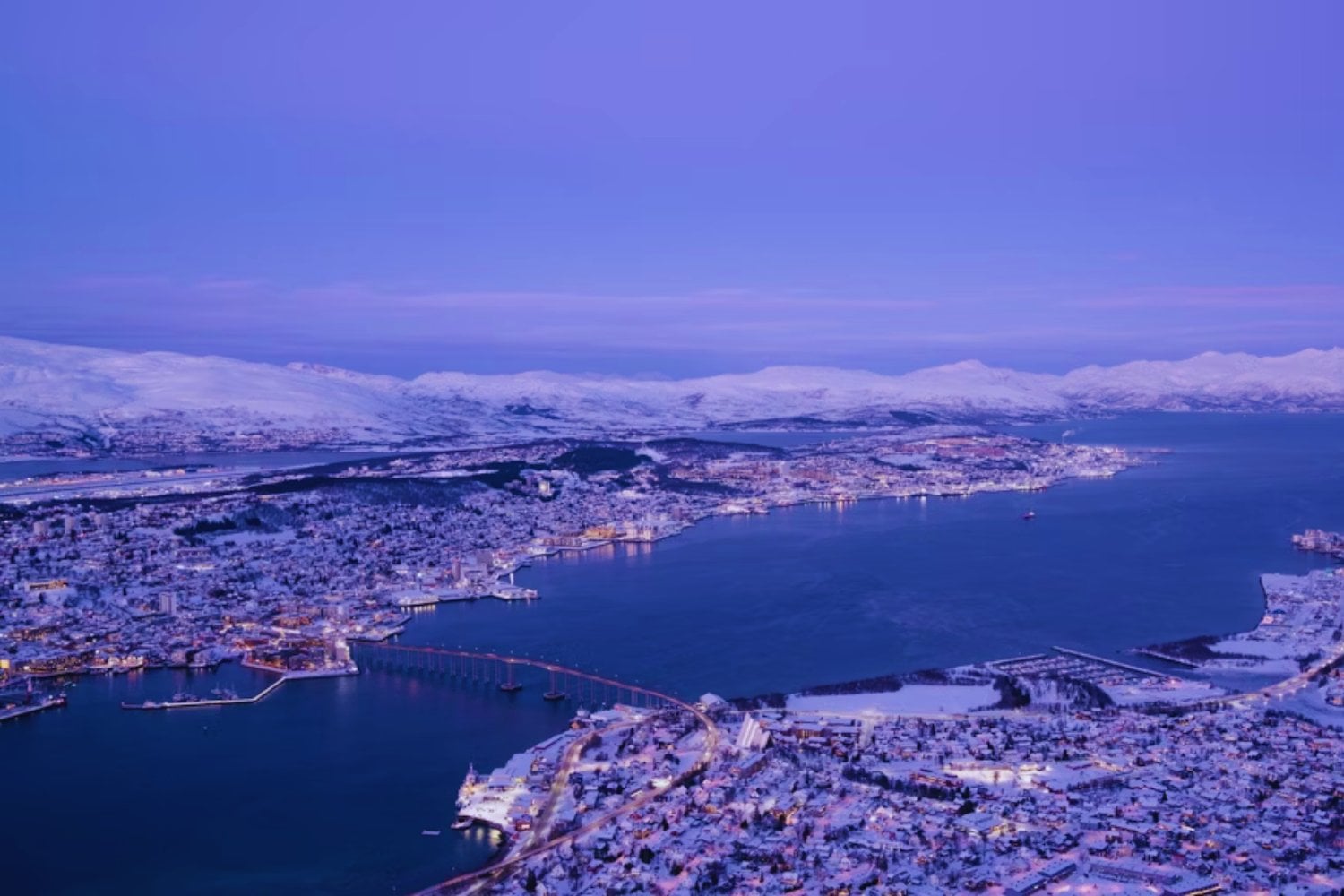 Tromsø, la ciudad noruega donde el sol desaparece durante dos meses y la oscuridad se convierte en espectáculo