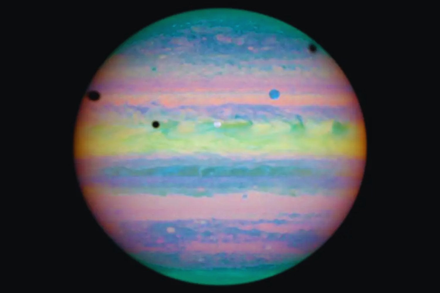 Astrónomos registran un eclipse doble sobre Júpiter. Ío y Europa proyectaron sus sombras simultáneamente sobre el planeta