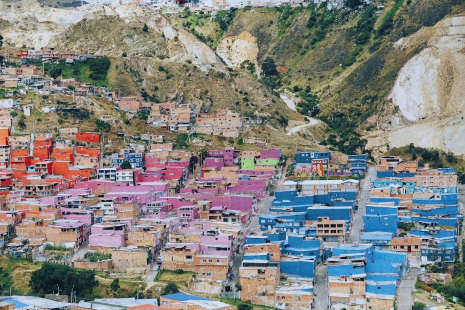 Latinoamérica firma su mejor cifra de pobreza en décadas. Aunque el 10 % más rico sigue acaparando más de un tercio de los ingresos y mantiene viva la brecha histórica