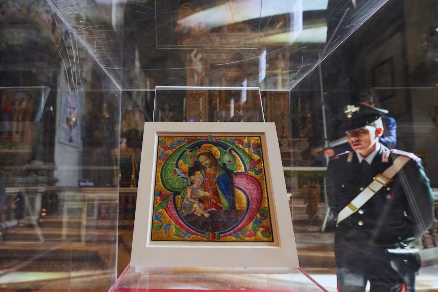 Un tesoro del Renacimiento regresa a Roma 40 años después de su robo. La página iluminada que sobrevivió al olvido vuelve al convento que la vio nacer.