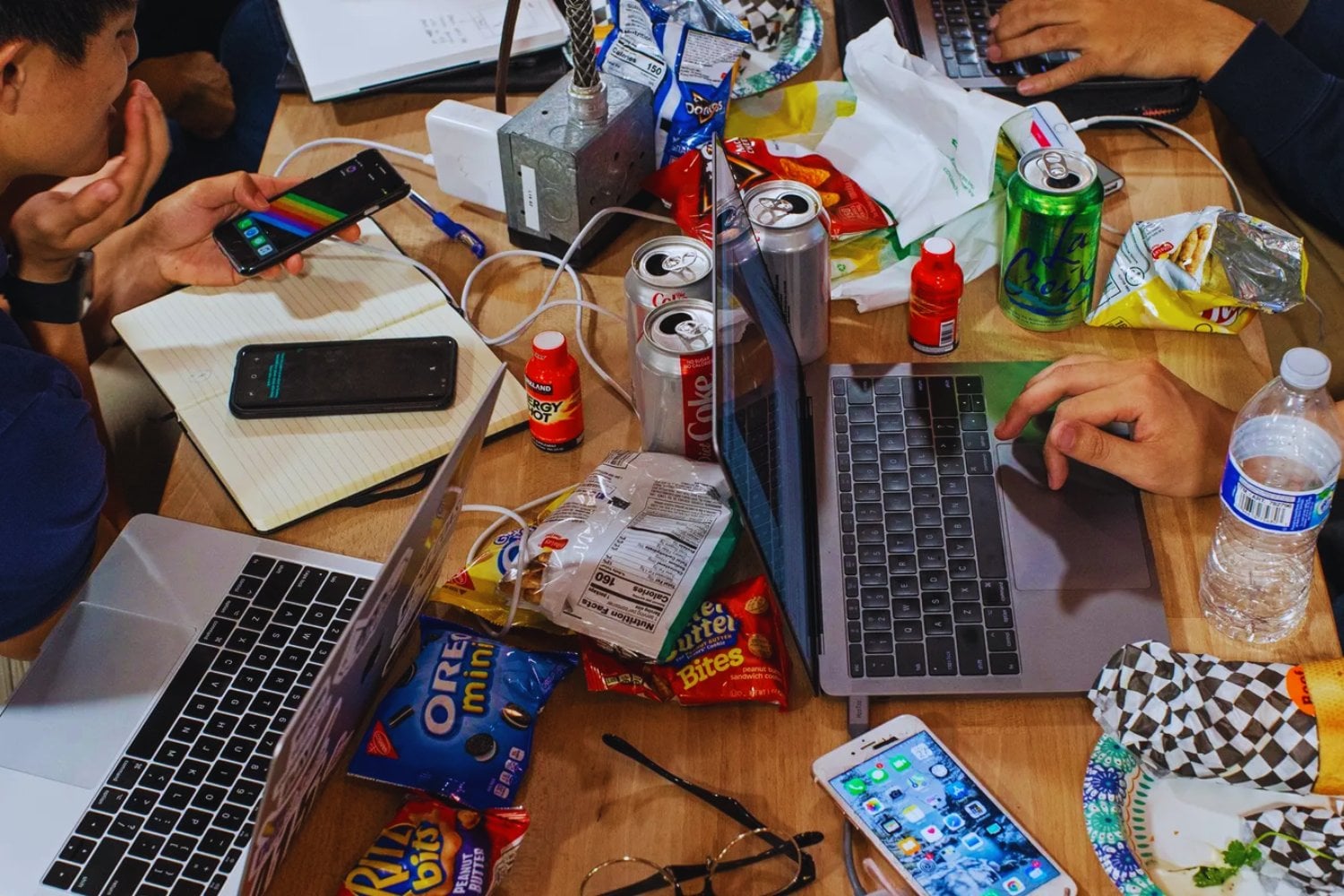 El sueño americano se volvió una pesadilla de 12 horas. Cómo Silicon Valley terminó adoptando el mismo sistema laboral que China prohibió por inhumano