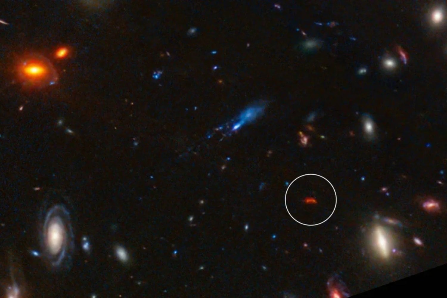 El James Webb descubrió galaxias gigantes donde no deberían existir. ALMA ha encontrado la explicación: ambientes estelares supercalentados capaces de emitir tanta luz como si albergaran poblaciones enteras de estrellas antiguas.