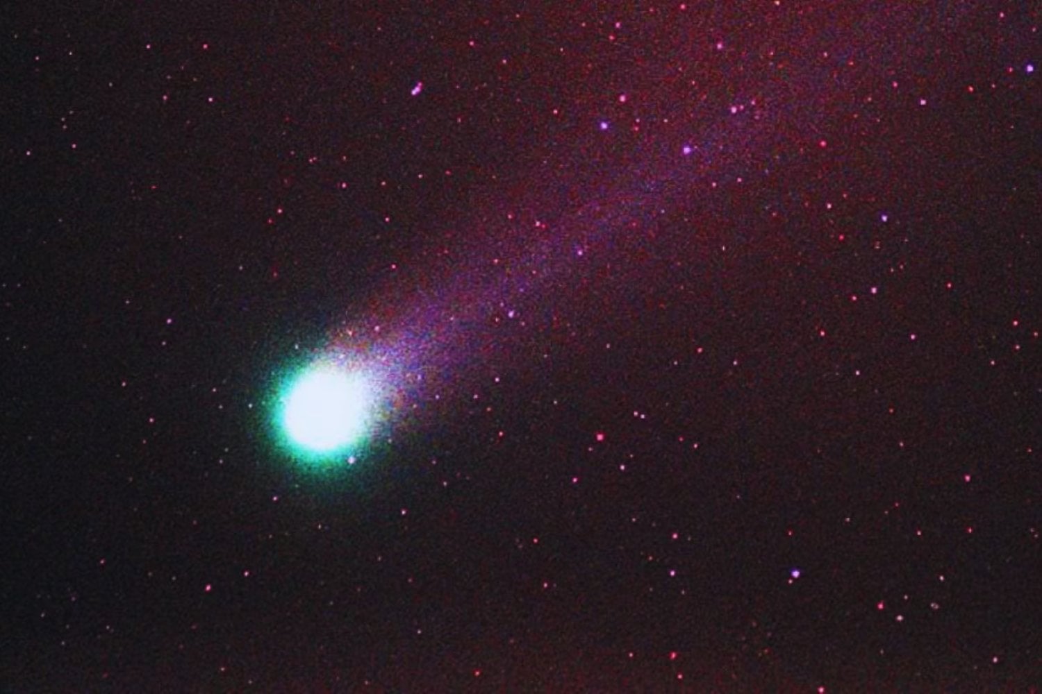 El radiotelescopio MeerKAT detectó dos señales en el cometa 3I/ATLAS. Así confirmaron los astrónomos que contiene moléculas de agua